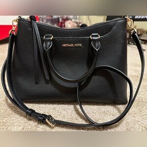 🆕NWT Michael Kors Austen black leather satchel